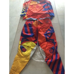 Equipacion ASW roj/azu/amar